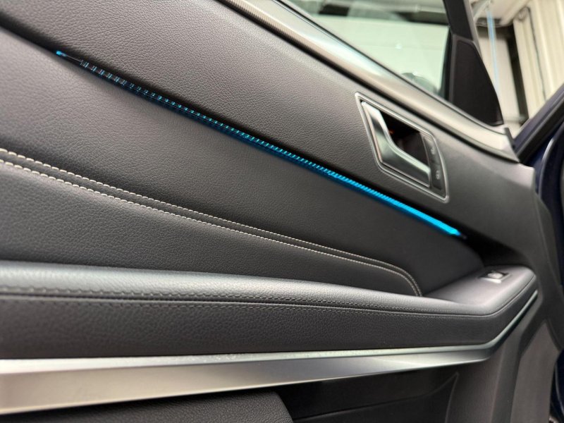 View MERCEDES-BENZ E CLASS 2.1 E220 BlueTEC AMG Night Edition G-Tronic+ Euro 6 (s/s) 4dr