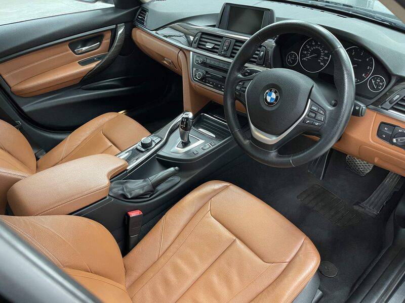 View BMW 3 SERIES 2.0 320d Luxury Auto xDrive Euro 5 (s/s) 4dr