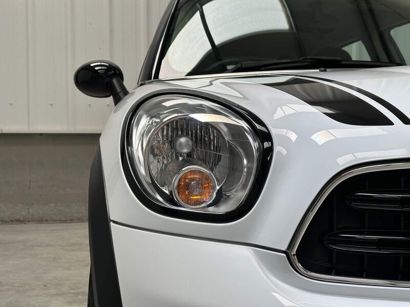 View MINI COUNTRYMAN 1.6 Cooper D Euro 5 (s/s) 5dr